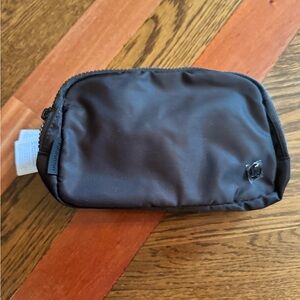 Lululemon Everywhere Belt Bag Black